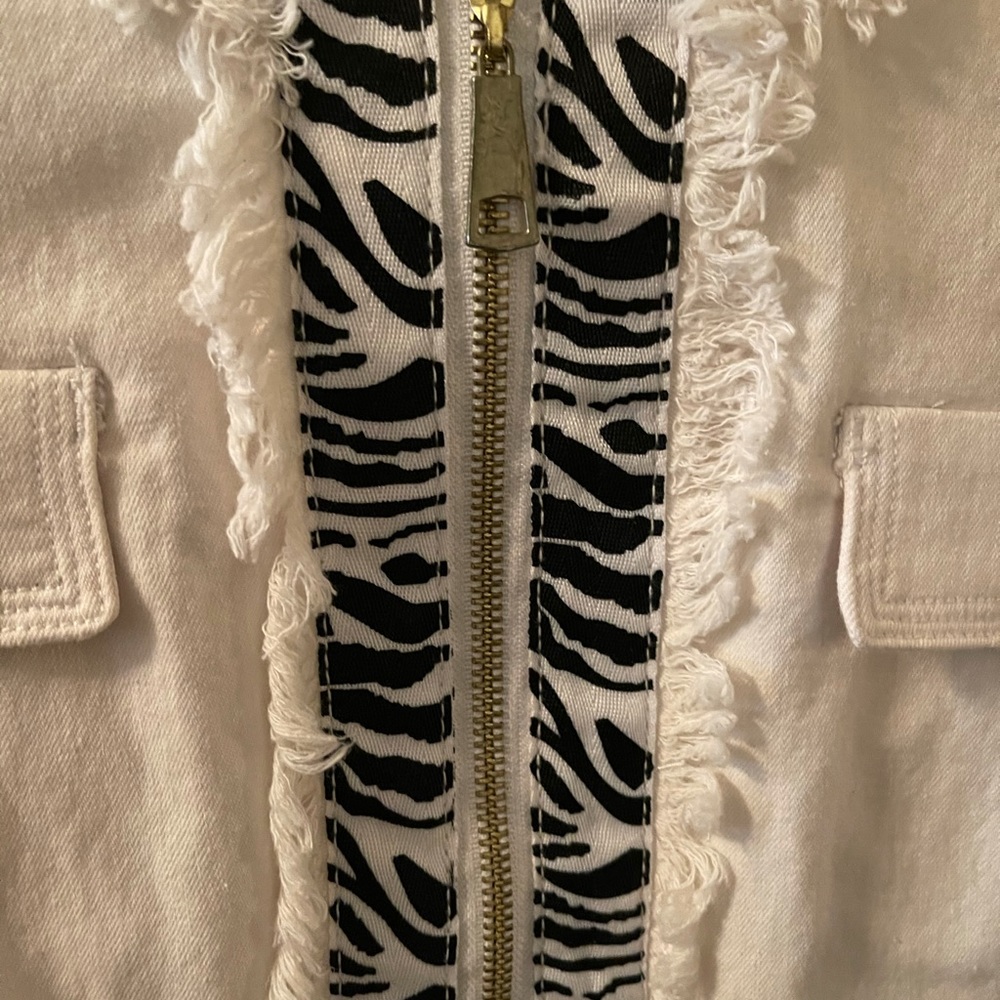 LAL White With Zebra Trim Jacket Size Medium - Picture 2 of 3